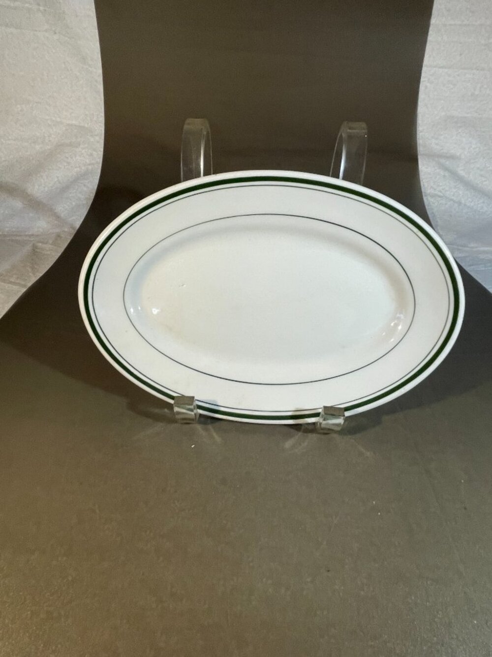 Sterling China Co. Restaurant Ware 8 x 5.5" Oval Plate (681)
